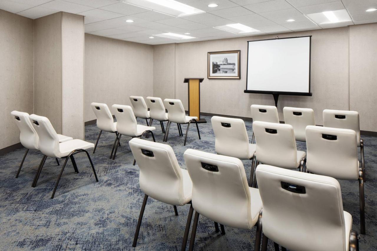 Courtyard By Marriott Minneapolis Downtown Екстер'єр фото