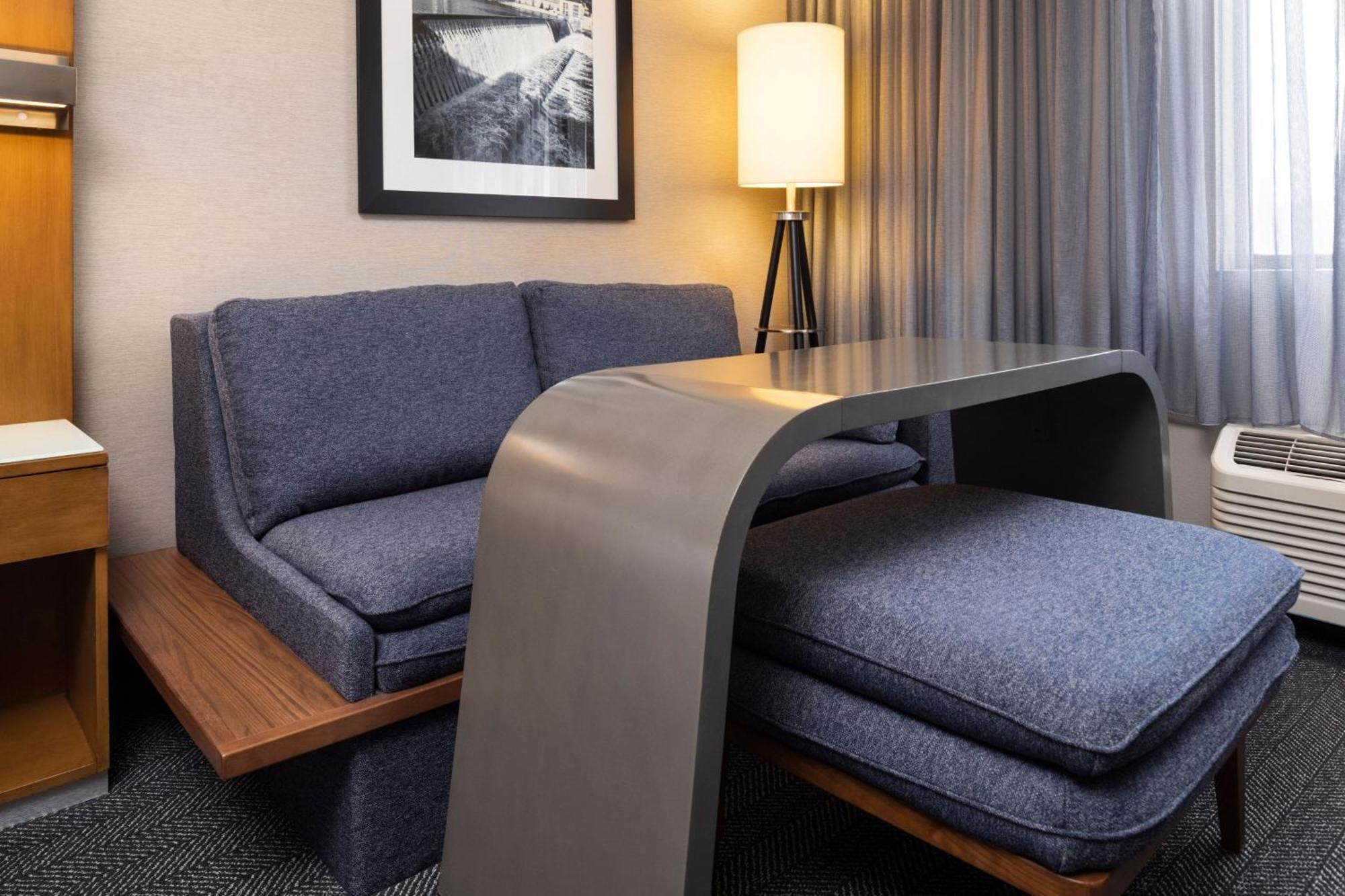 Courtyard By Marriott Minneapolis Downtown Екстер'єр фото