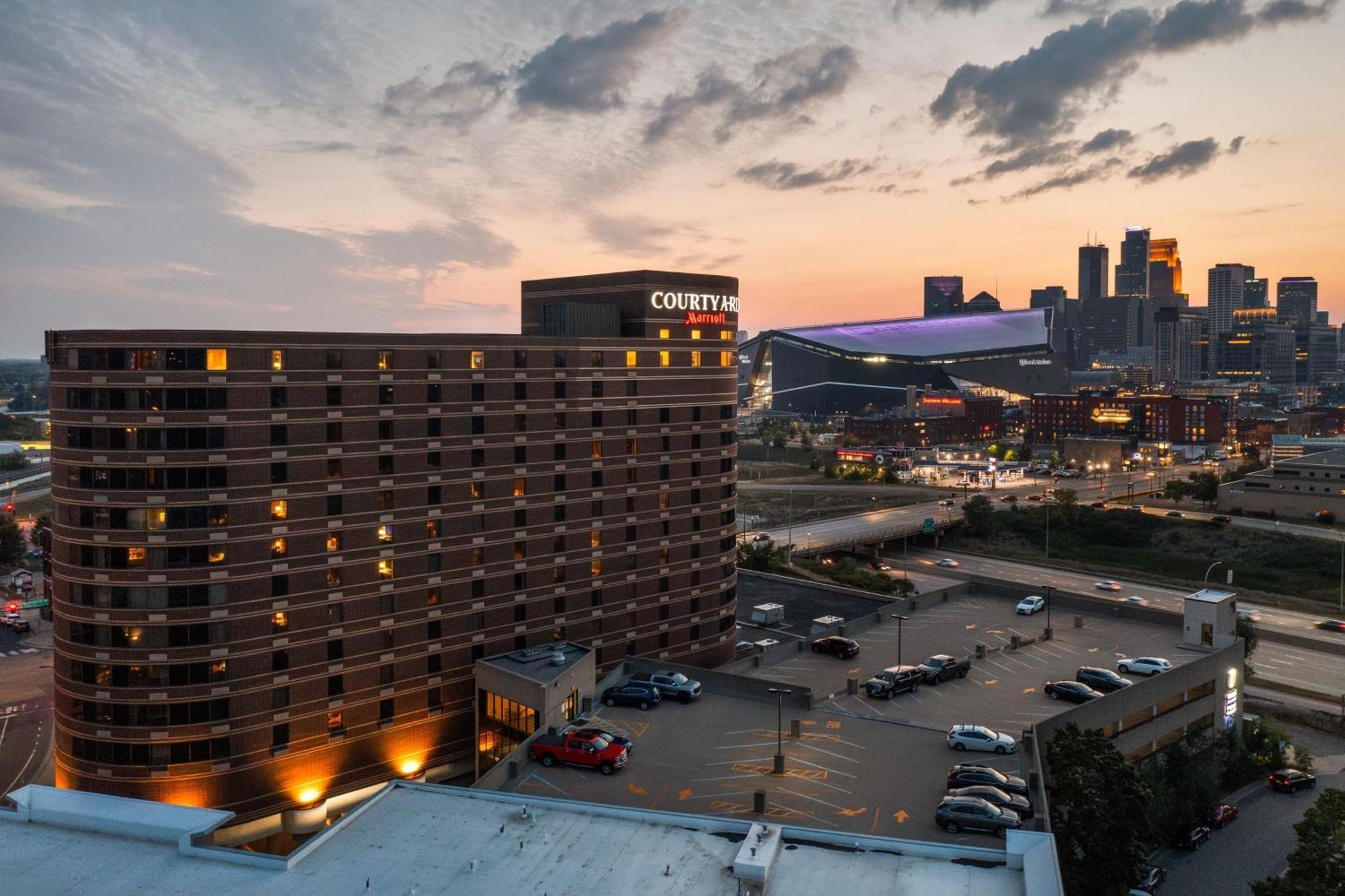Courtyard By Marriott Minneapolis Downtown Екстер'єр фото