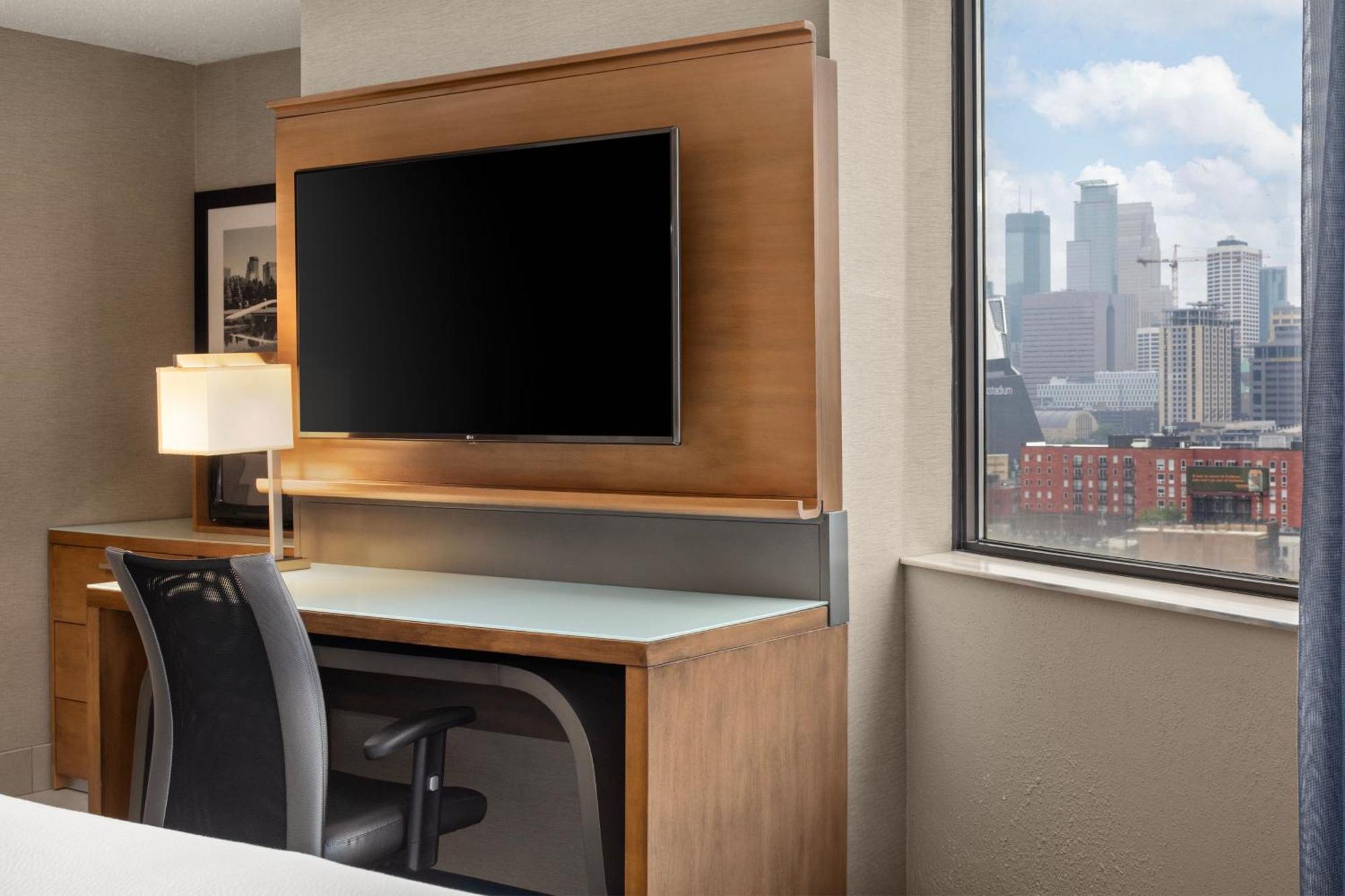 Courtyard By Marriott Minneapolis Downtown Екстер'єр фото