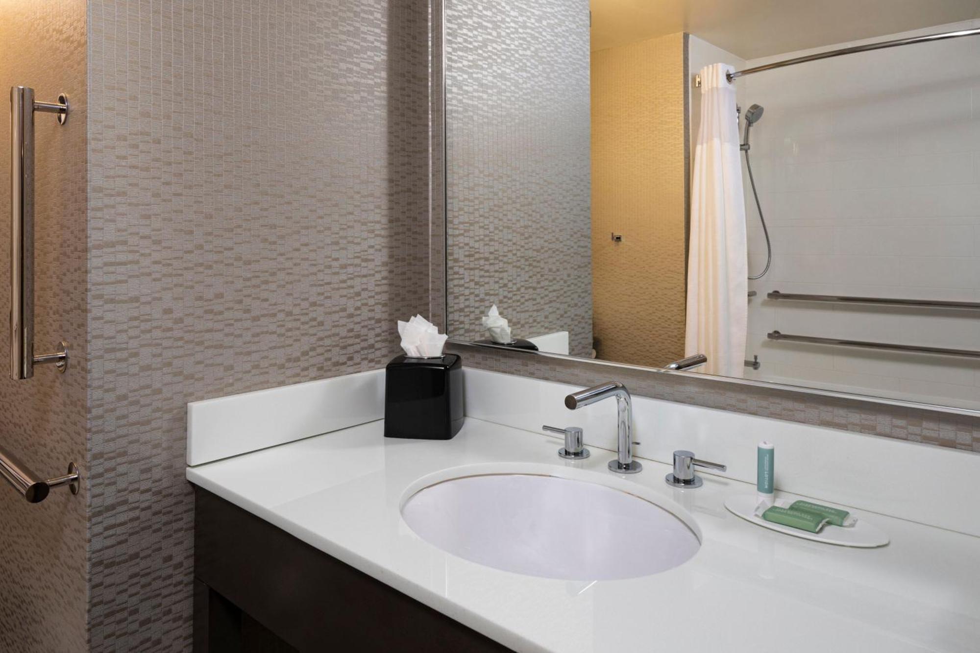 Courtyard By Marriott Minneapolis Downtown Екстер'єр фото