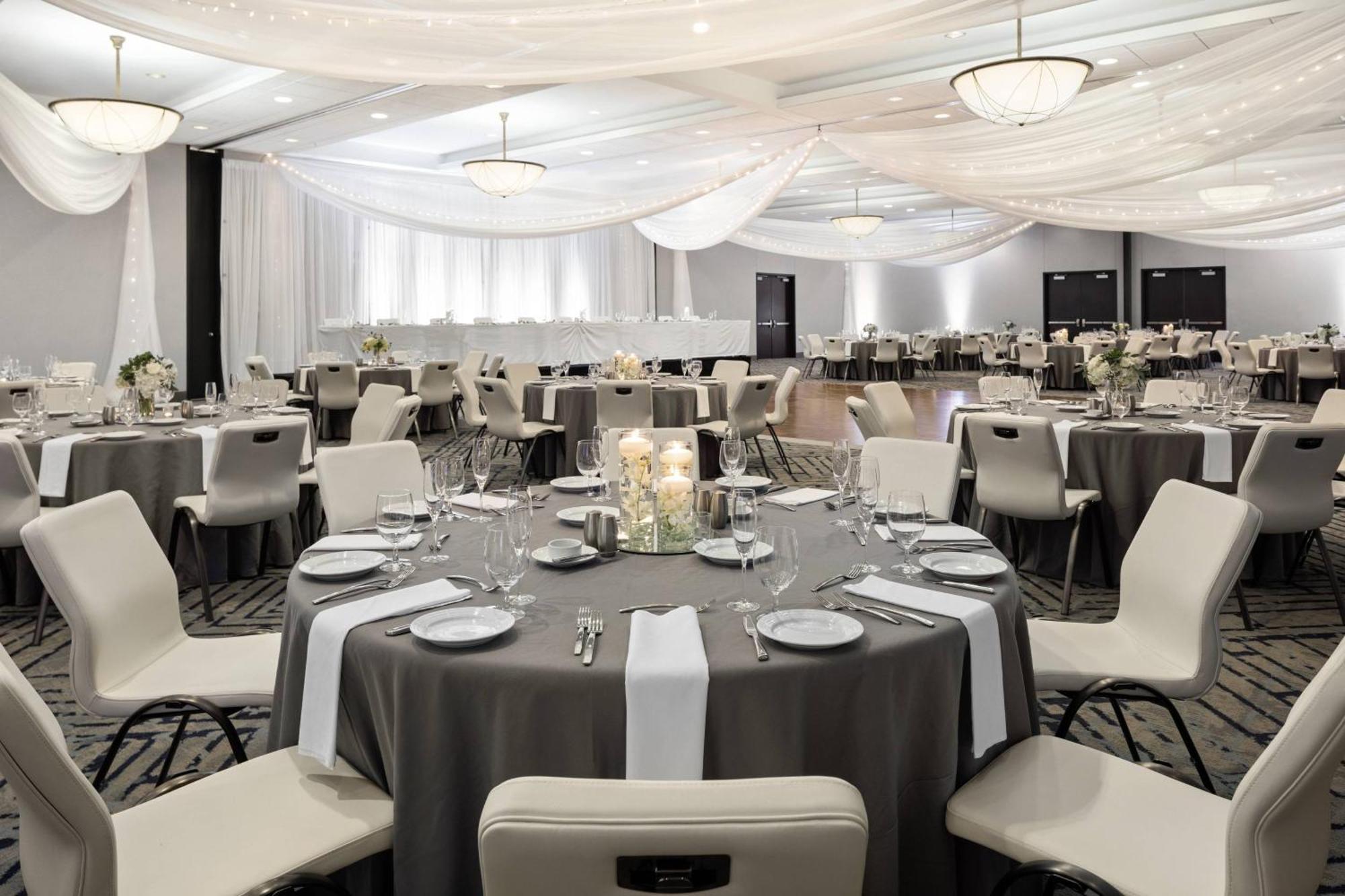 Courtyard By Marriott Minneapolis Downtown Екстер'єр фото